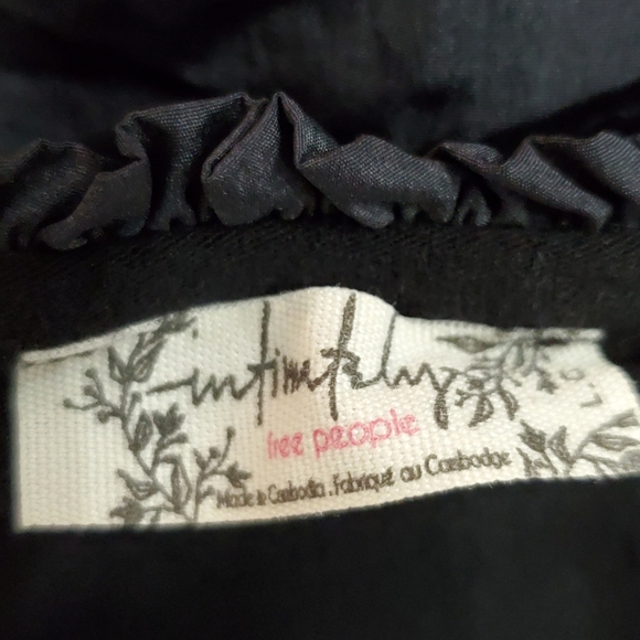 Free People Poof Goes My Heart Ruffle Black Bodysuit Size L - Picture 5 of 6